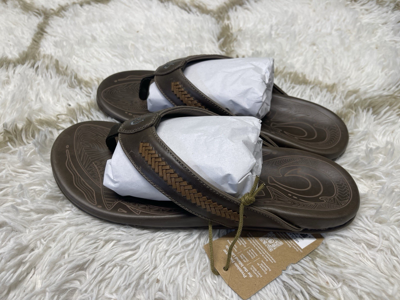 🧡*NIB*OluKai Men’s Size 11 Mea Ola Mano Leather Beach Sandals -Mustang/Tan