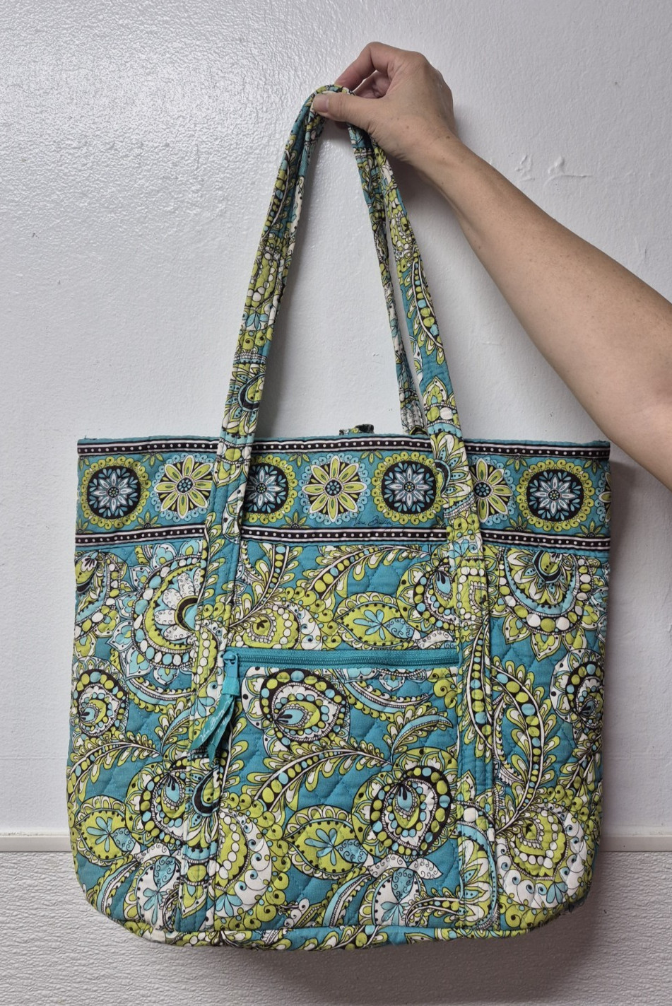 2010 Vera Bradley Quilted Travel Tote Shoulder Bag