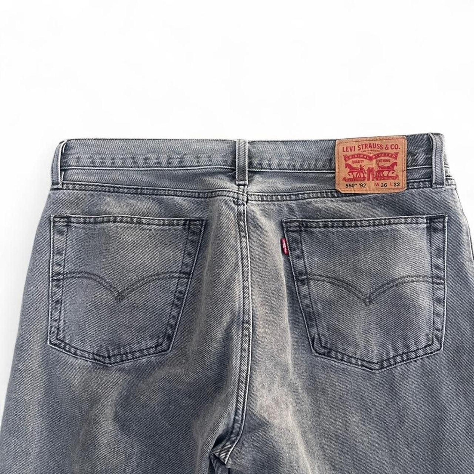 Levis 550 92 Relaxed Tapered Jeans Men’s 36×32 Gray Vintage Wash