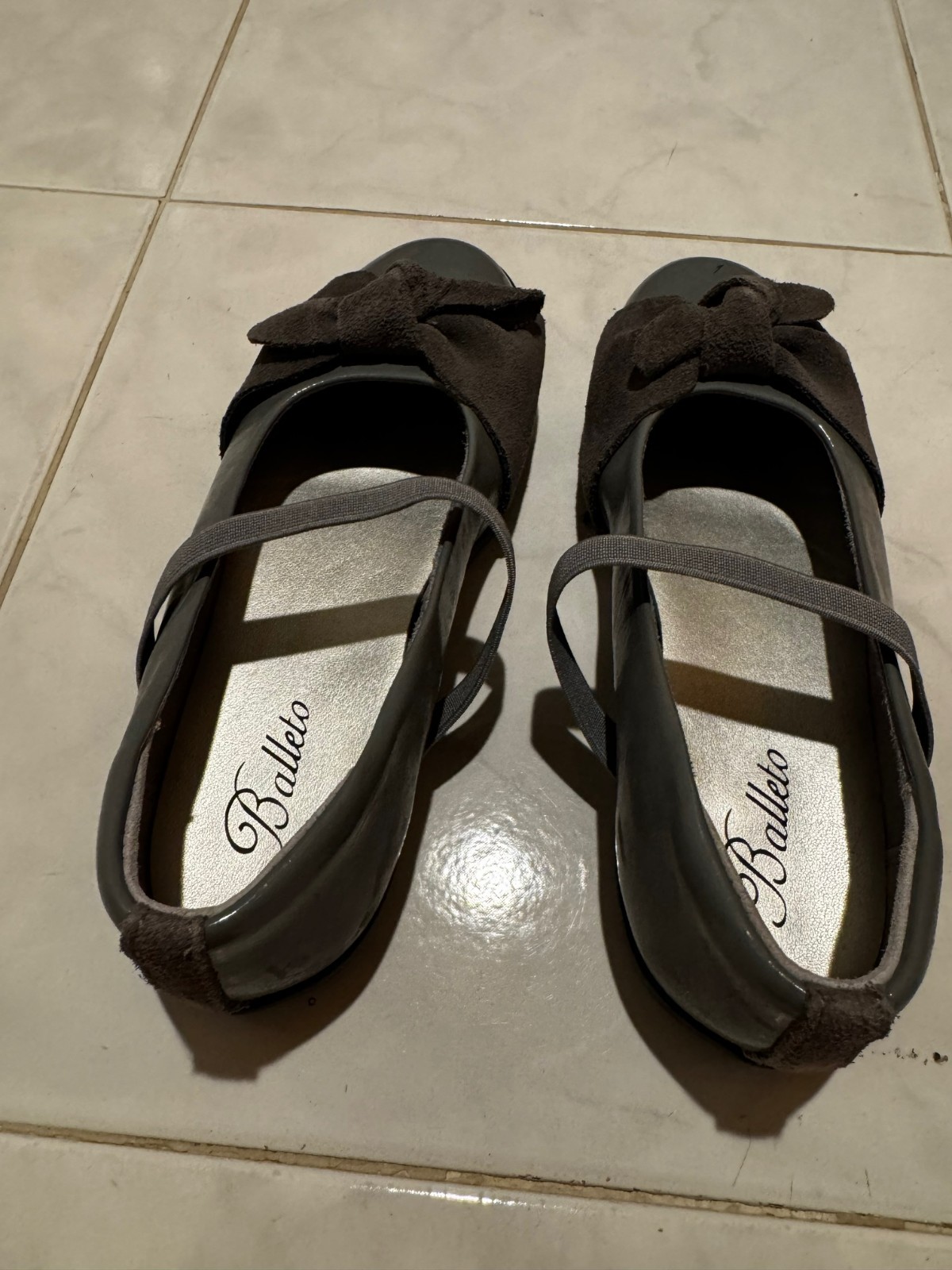 Girls size 1.5w ballets flat gray color maria 50306c NEW IN BOX