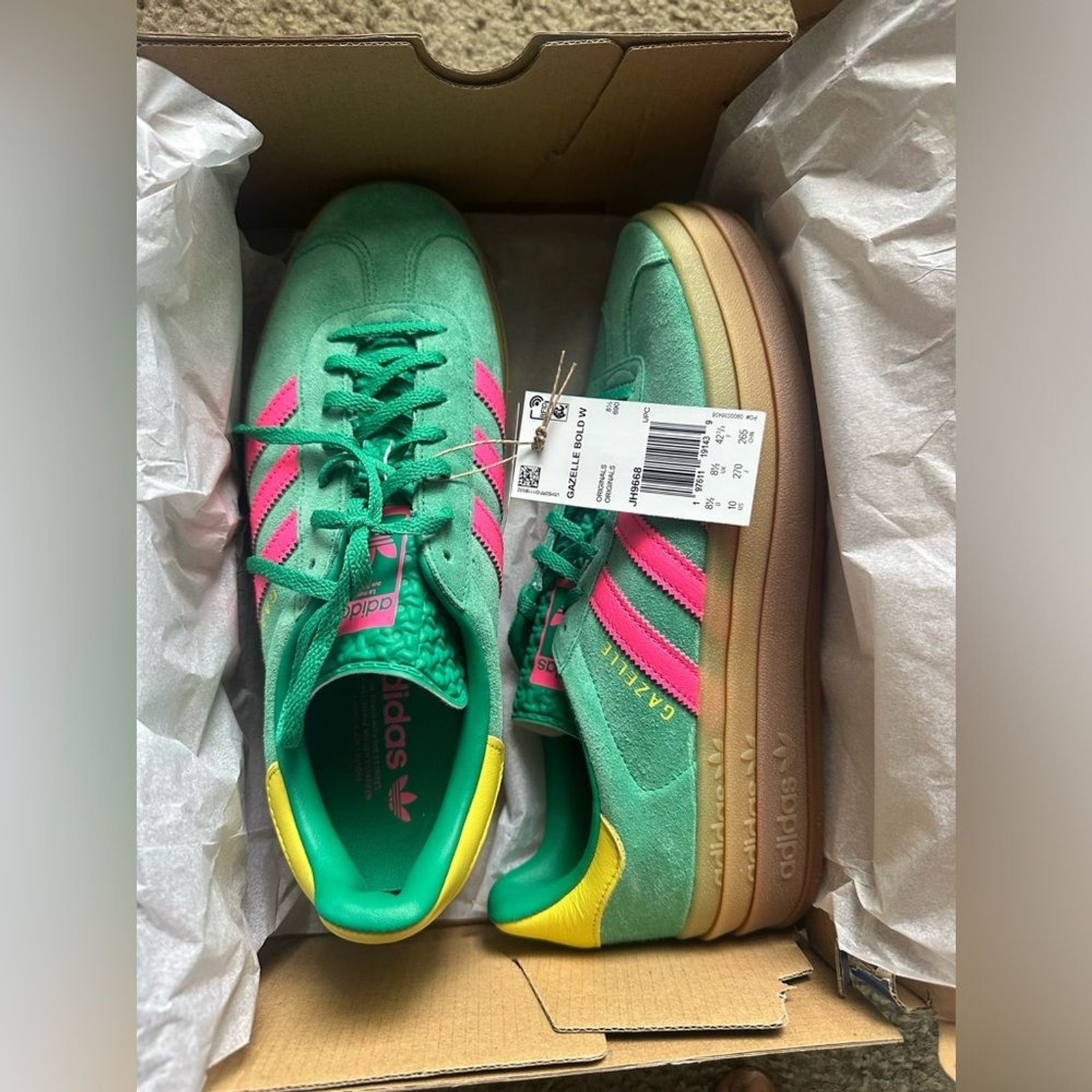 NWT Adidas Gazelle Bold in Court Green & Lucid Pink with a platform sole Size 10