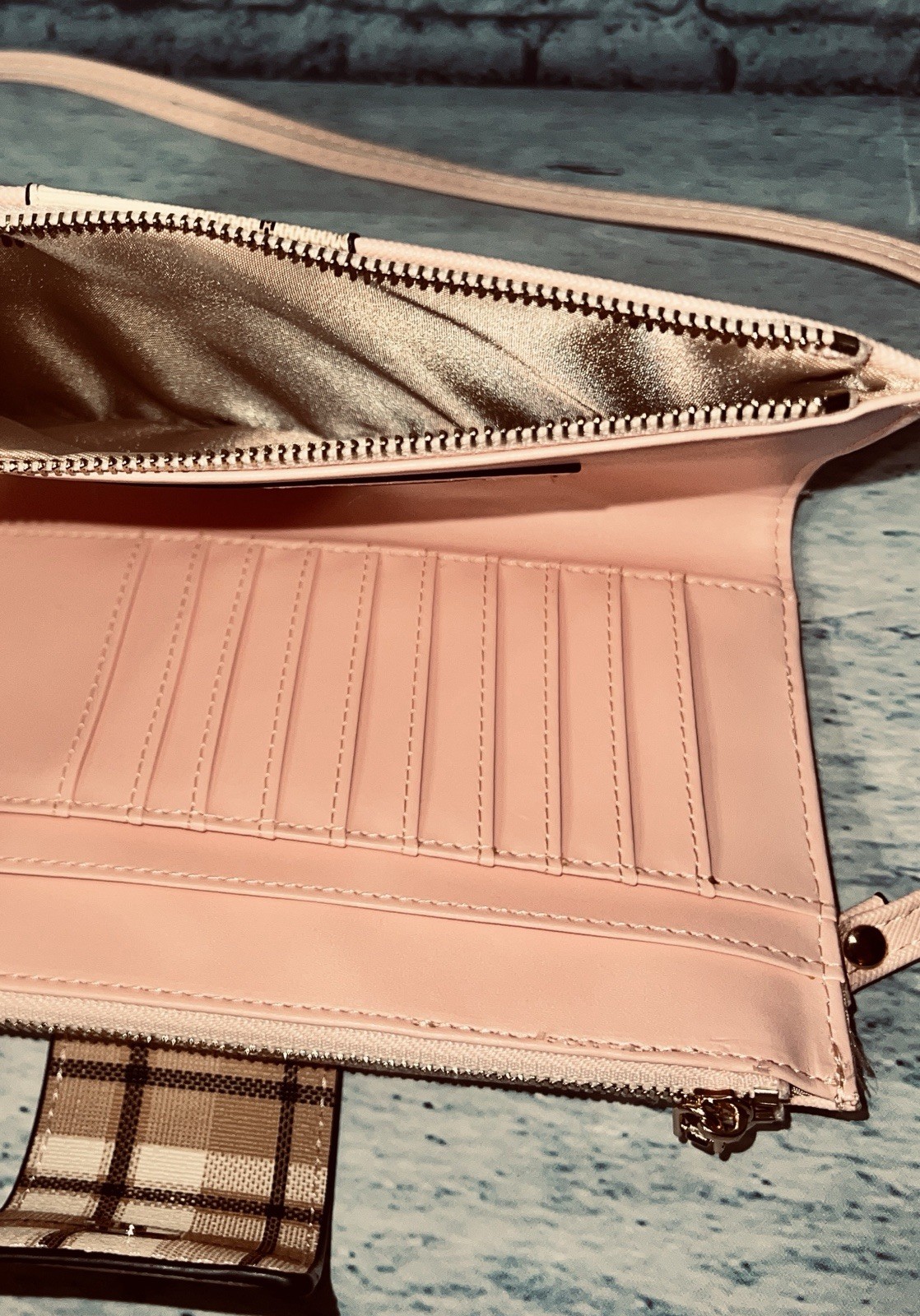 Simply Noelle Crossbody Organizer Wallet Purse Bag All Seasons 16 Pockets Pink