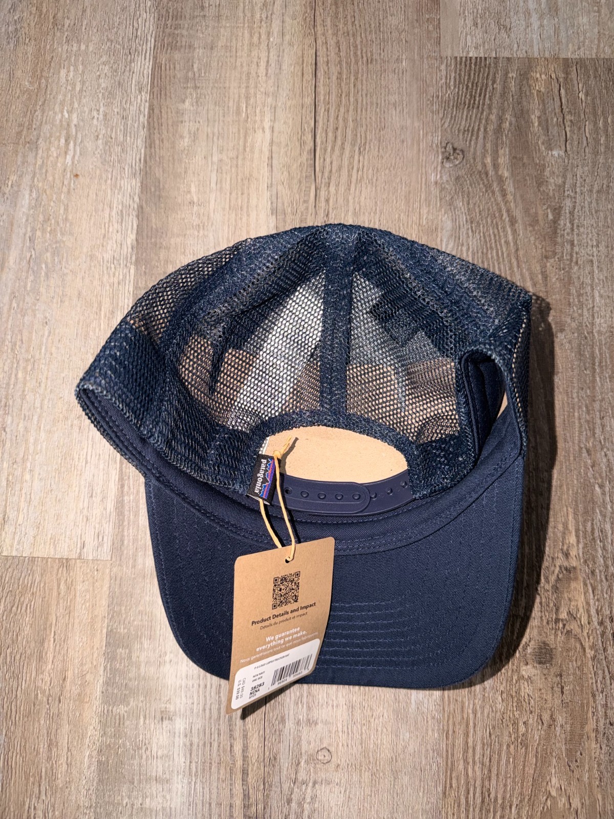 NEW Patagonia P-6 Logo LoPro Trucker Hat Navy Blue