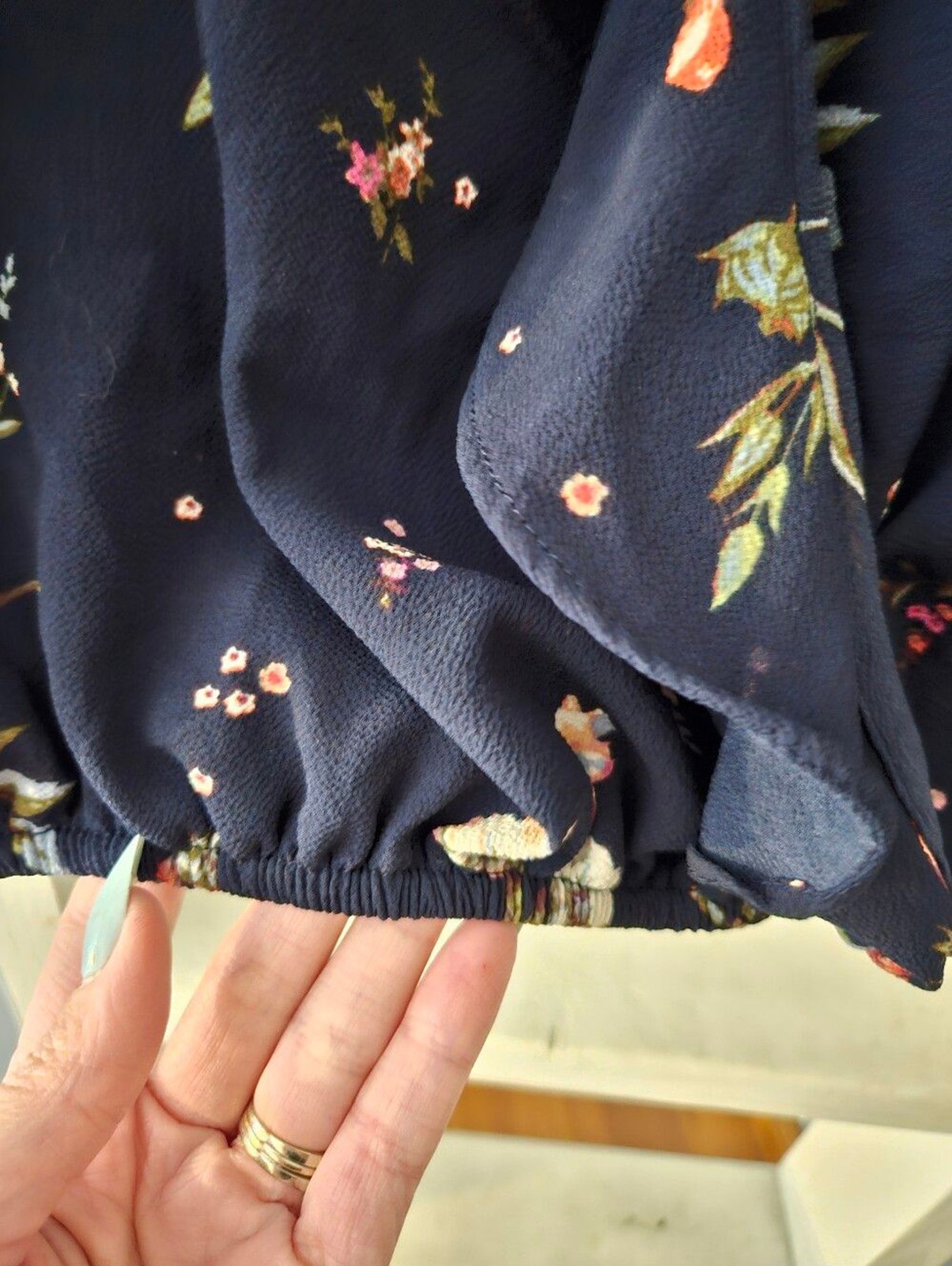 Moa Moa Women’s Navy Floral Cold-Shoulder Ruffle Blouse Size Medium NWOT