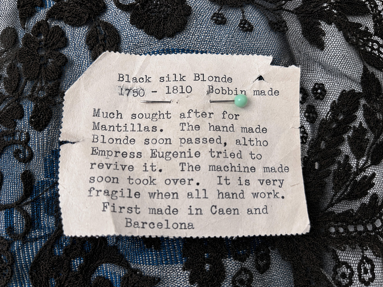 Antique Black Silk Lace Mantilla Shawl Veil 42×48 Victorian Blonde Chantilly