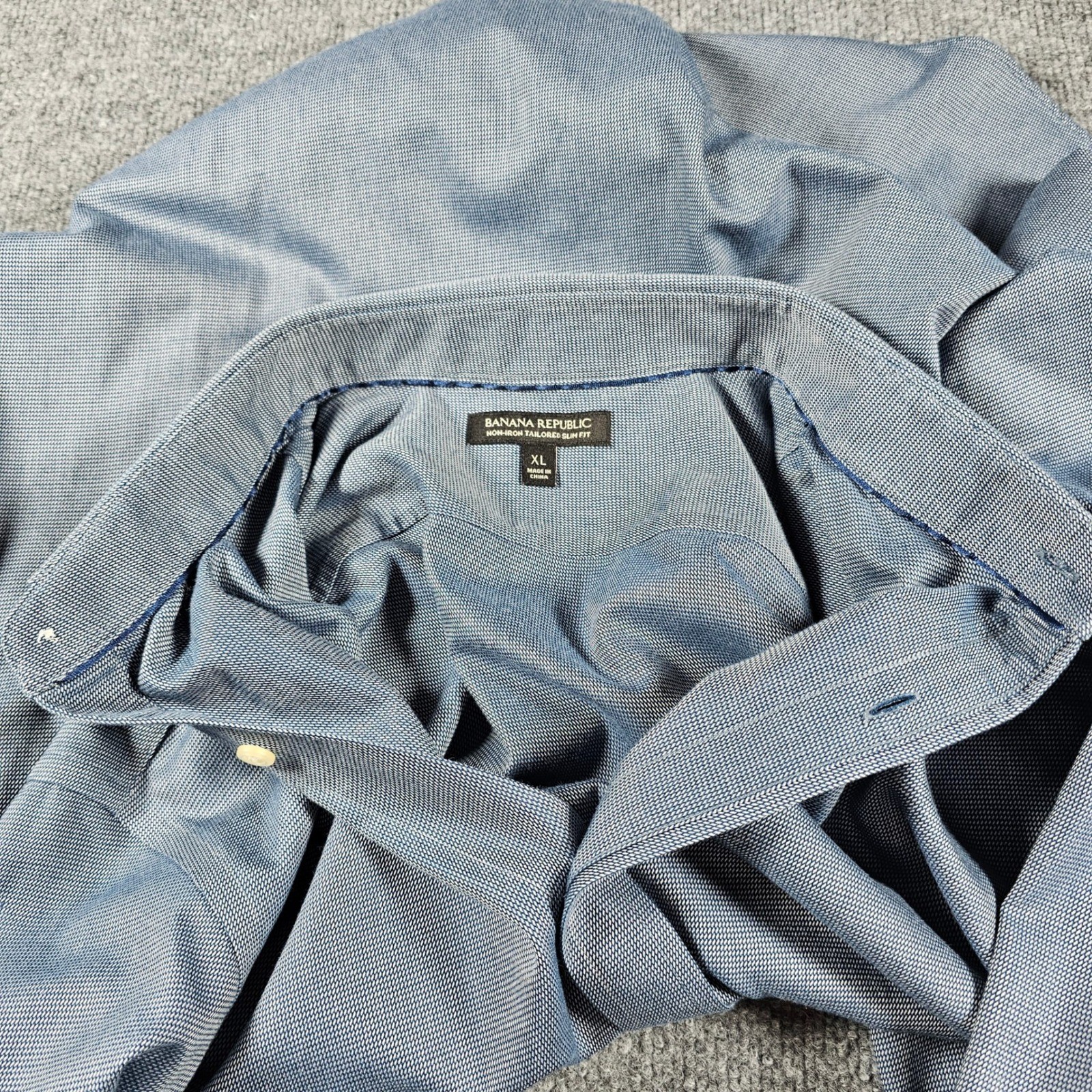 Banana Republic Mens XL Blue No-Iron Tailored Slim Fit Micro Pattern Dress Shirt