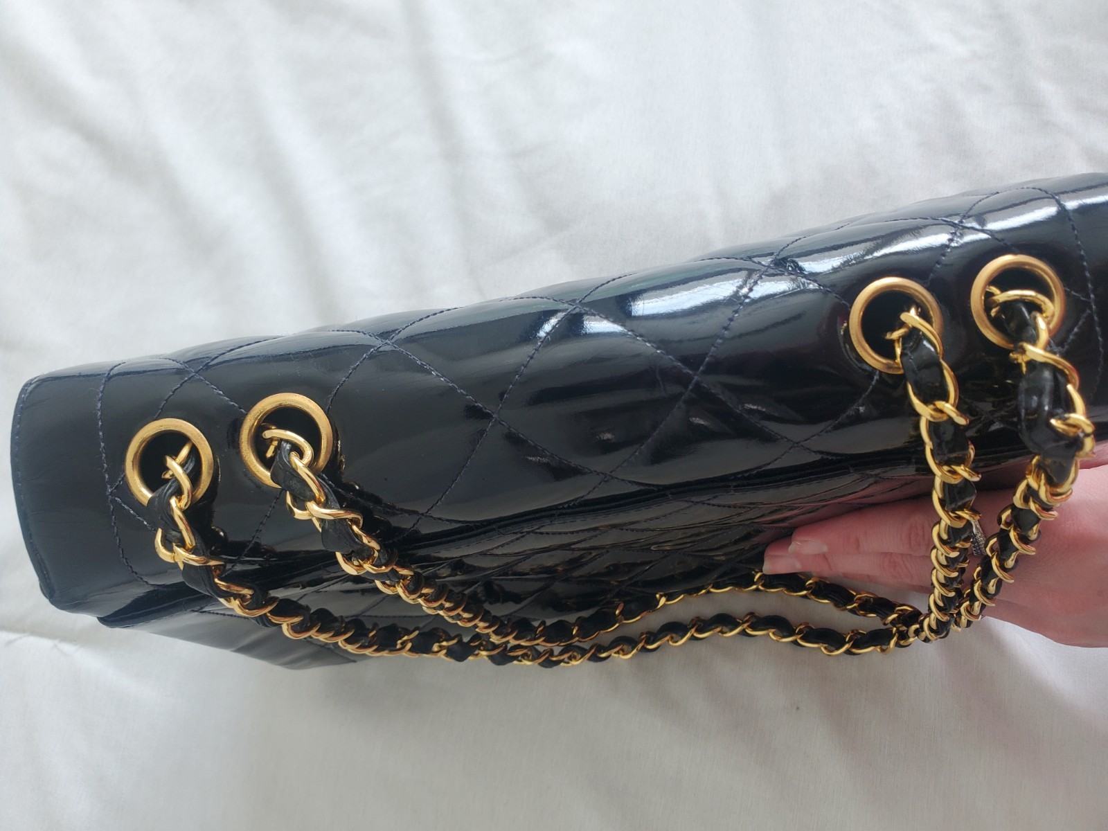 CHANEL Black Shoulder Bag 24k Gold Chain Strap CC Logo in Pattent Leather