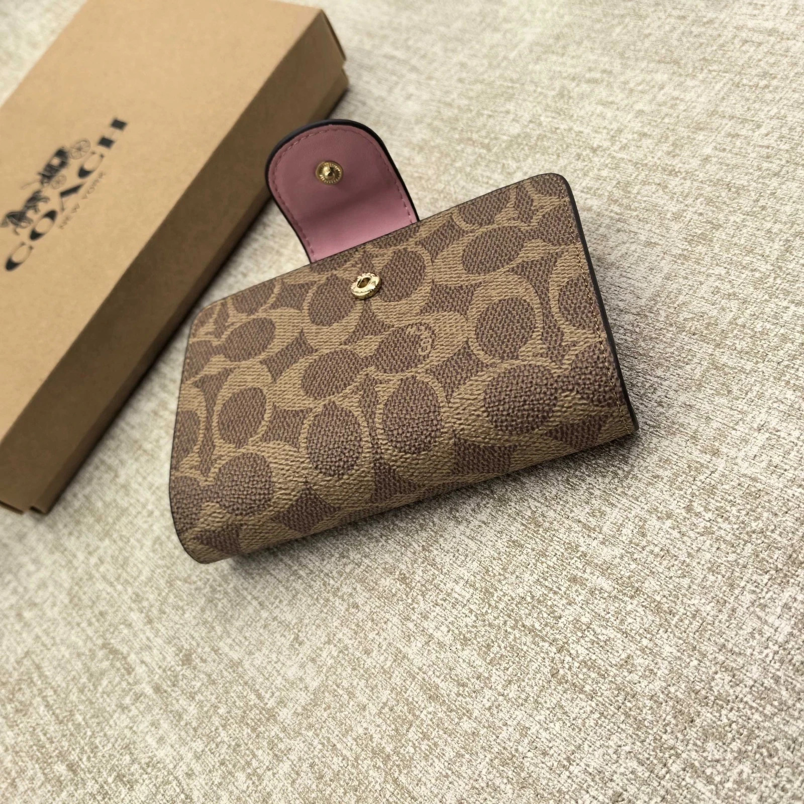 New Coach Medium Corner Zip Wallet In Signature Canvas khaki CW786 With Box