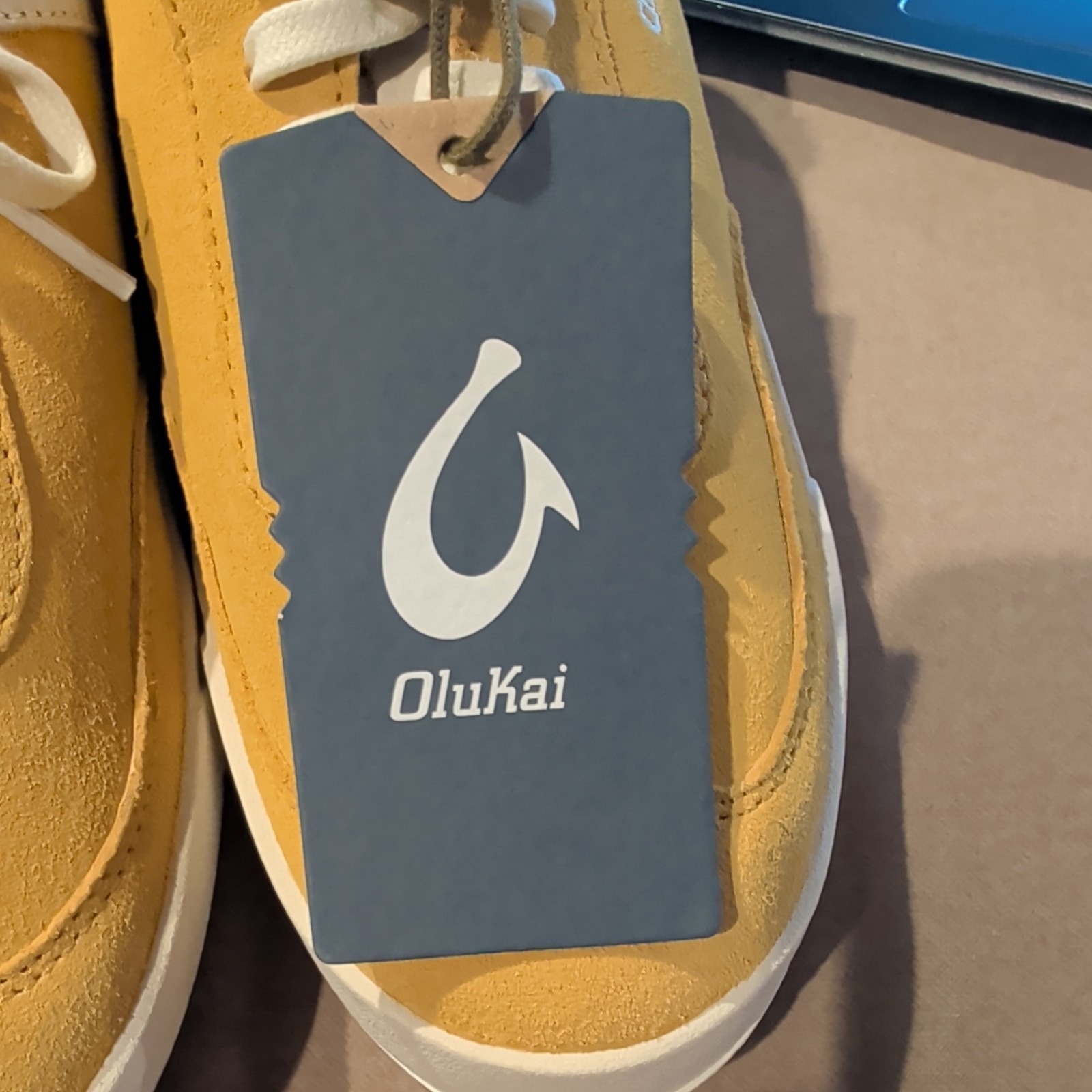 Olukai HA’UPU Mustard/Off White Leather Tie Sneakers Women’s Size 7 RET $140