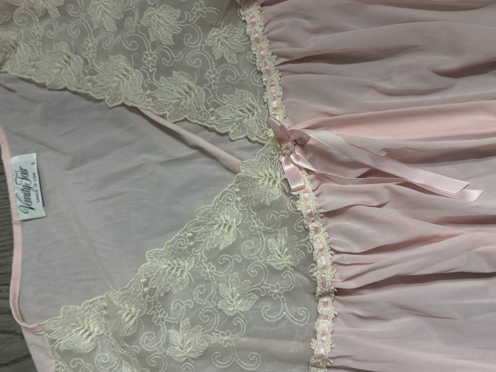 Vanity Fair Women’s Pink Nylon Lace Trim V-Neck Button Robe Long Sleeve L