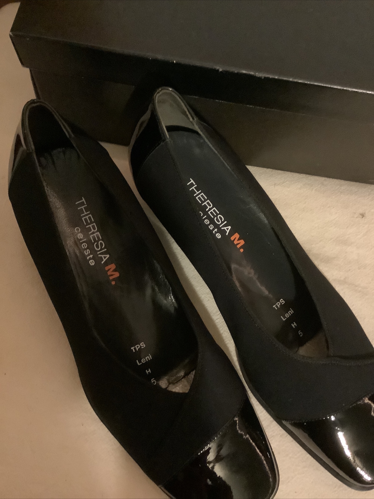 Theresia M Pumps ~Black 7.5 W Leather/Patent Leather~ Non Slip Soles ~Worn Once