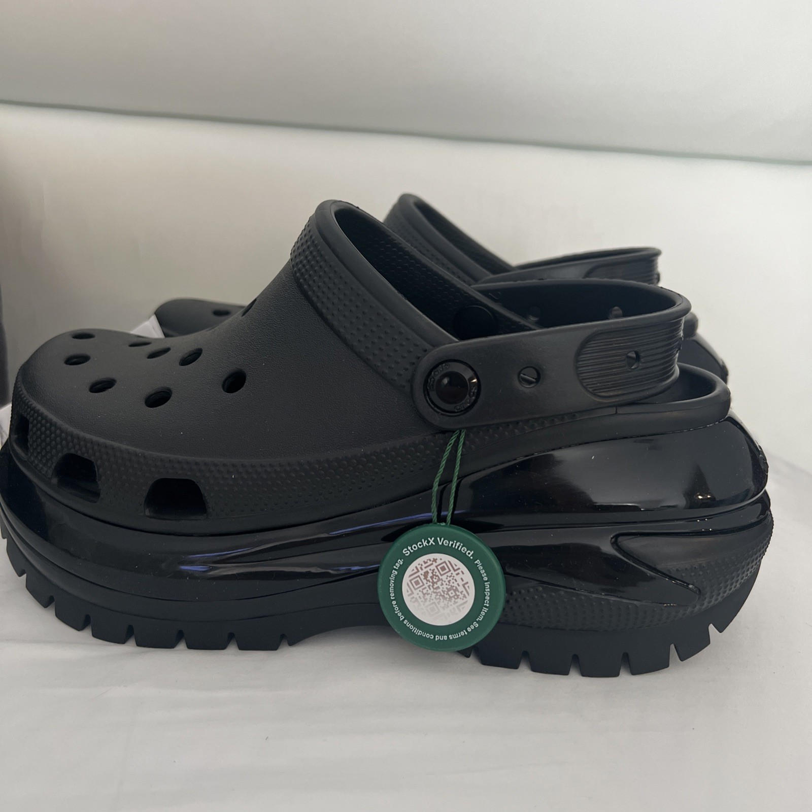 NWT Crocs Mega Crush Platform Clog – Black -W8/M6