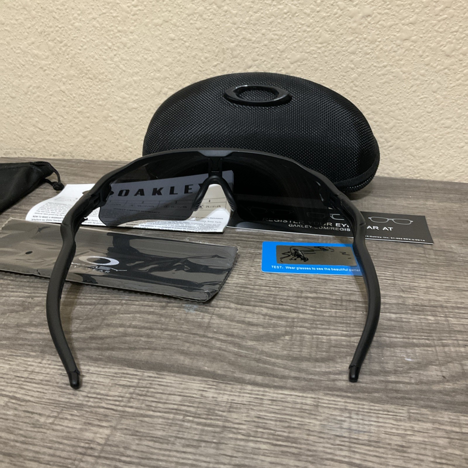 NEW Oakley 009208 Radar Ev Path Men’s Sunglasses Matte Black Frame – Prizm Lens