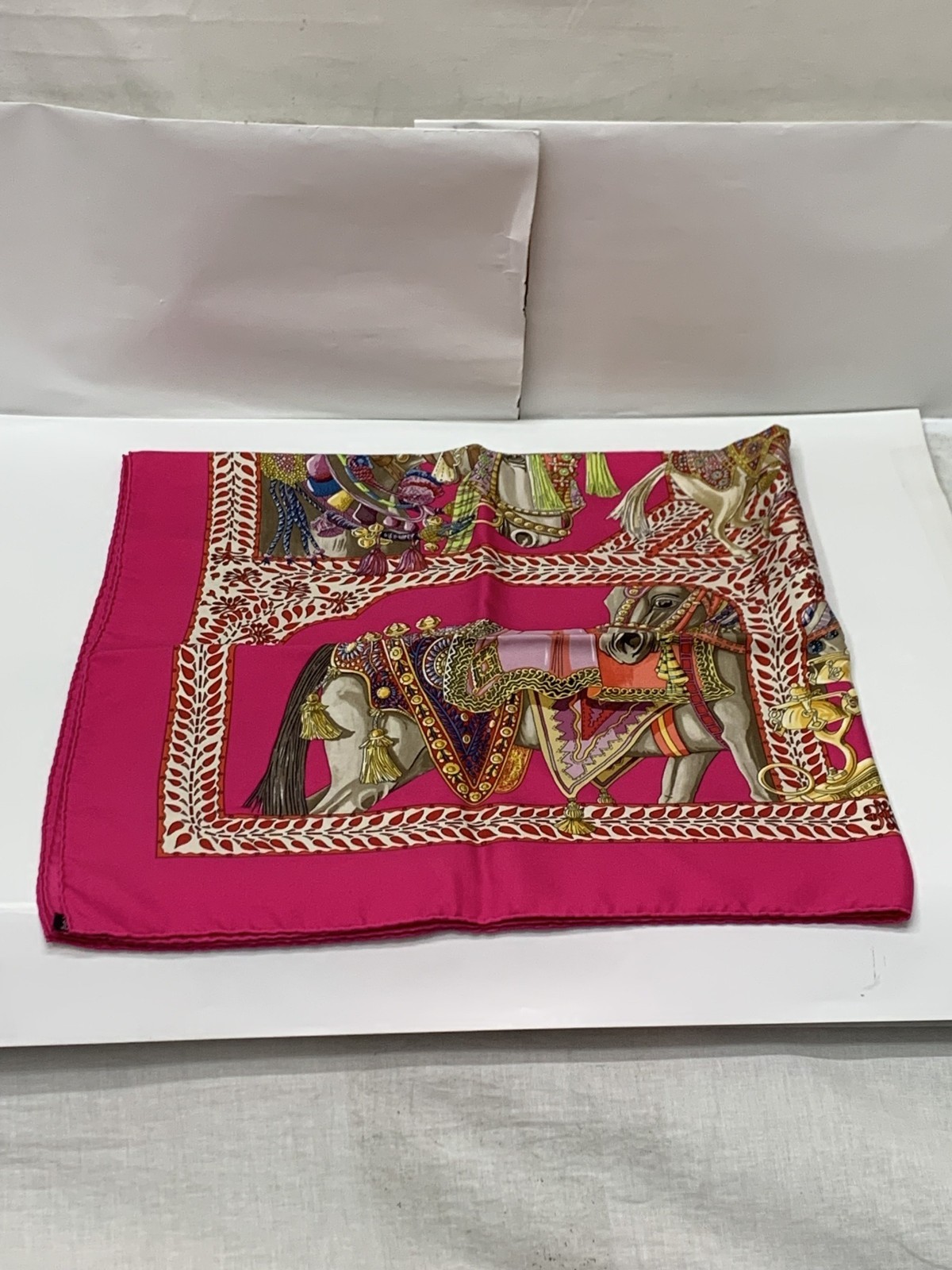 HERMES Carre 90 La Danse du Cheval Marwari Silk Scarf Pink Horse Used