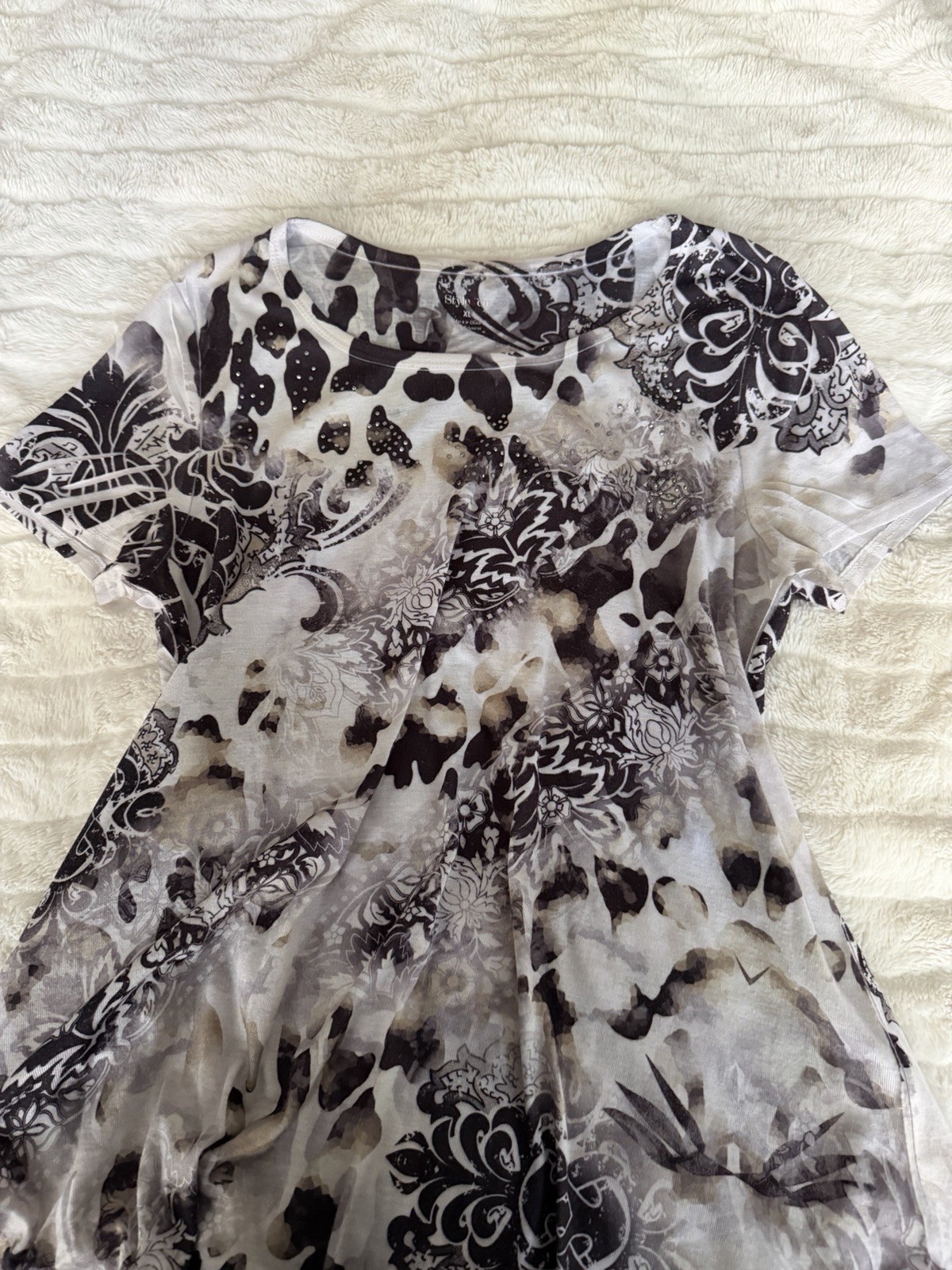 Style & Co. XL Gray/Black/White Animal Print Rhinestone Round Neck T-Shirt