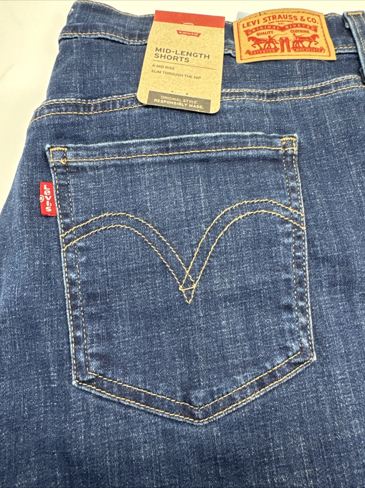 Levi’s Women’s Blue Mid Length Shorts Size 33, Slim Through The Hip Fast Ship