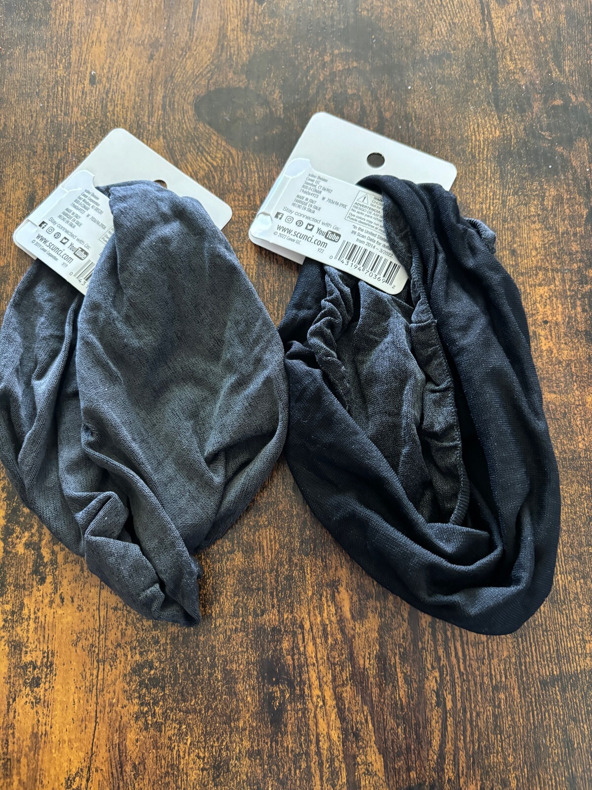 Lot of 2 70369 Scunci Reversible Wide Headwrap Grey/Black NEW