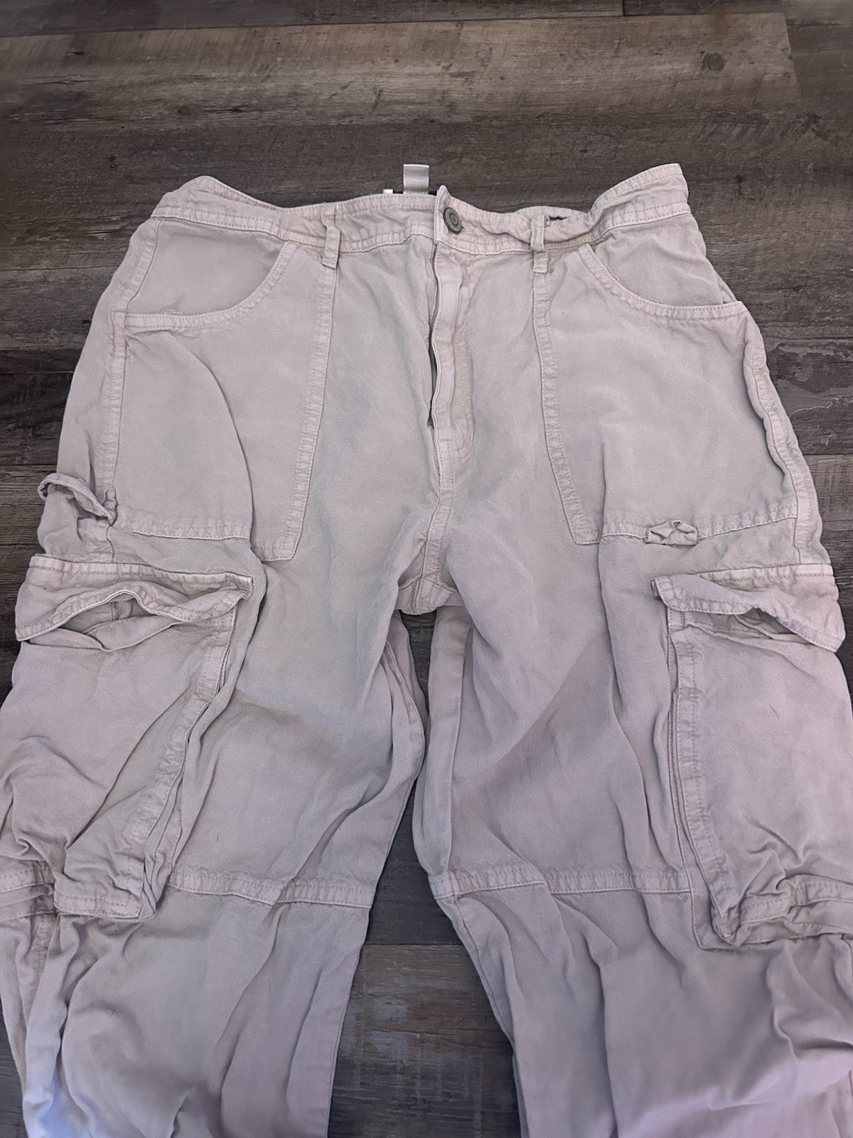 Industry Women’s Beige Solid Cargo Pants Flat Front Pockets Button Zip 10