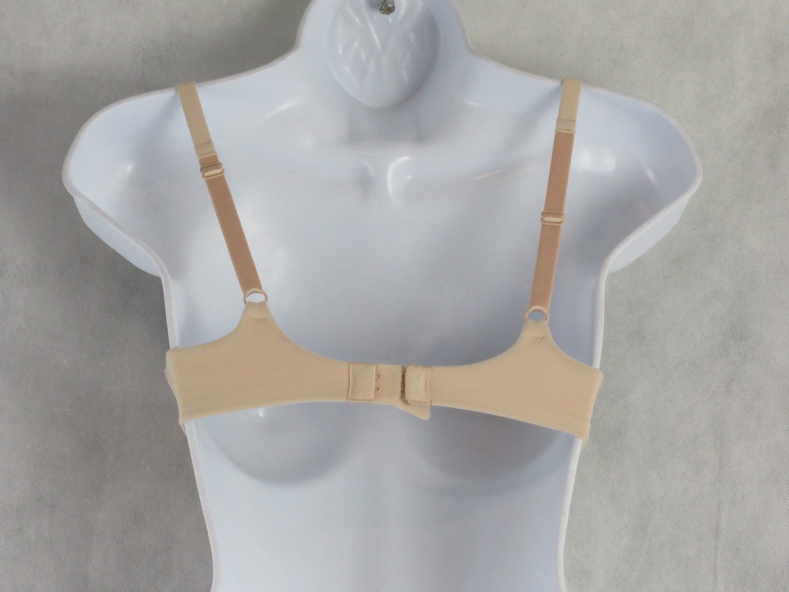 Wacoal Women’s How Perfect Soft Cup Wireless Bra, Sand Nude 5, 32B