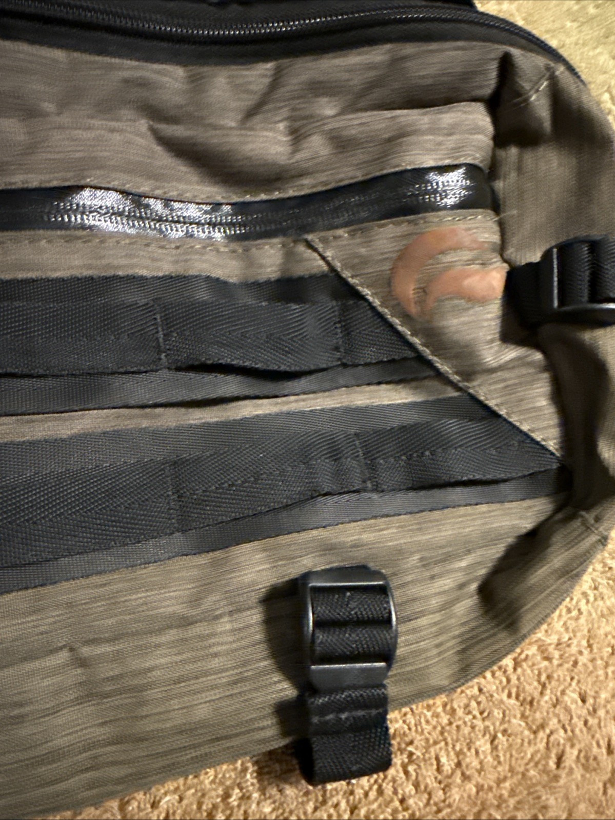 Skunk Sling M Smell Odor Weather Proof Stash Bag Carbon Lining