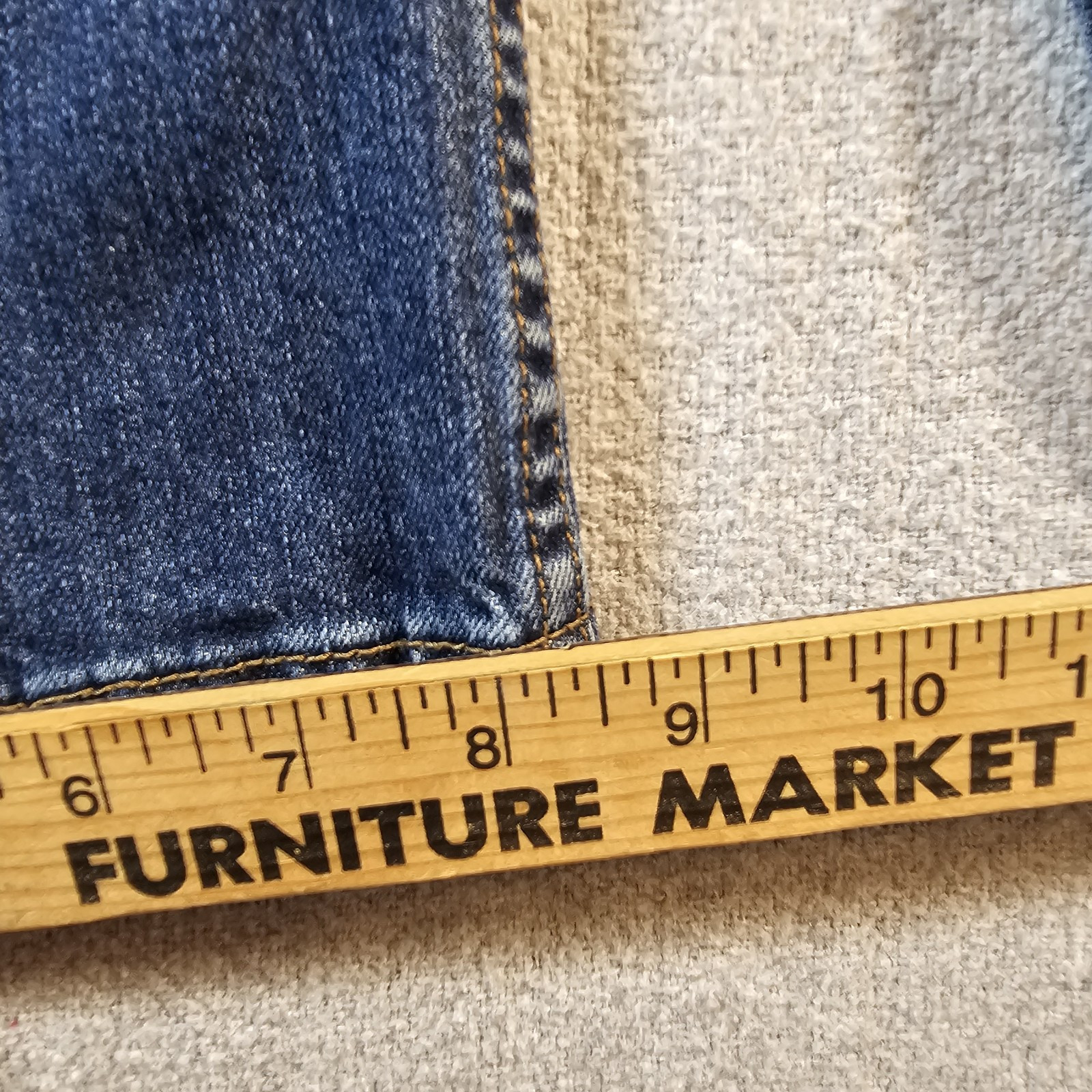 Levi’s 569 Loose Straight Fit Jeans Blue Denim Meas. 35×30 (Tagged as 32×32)