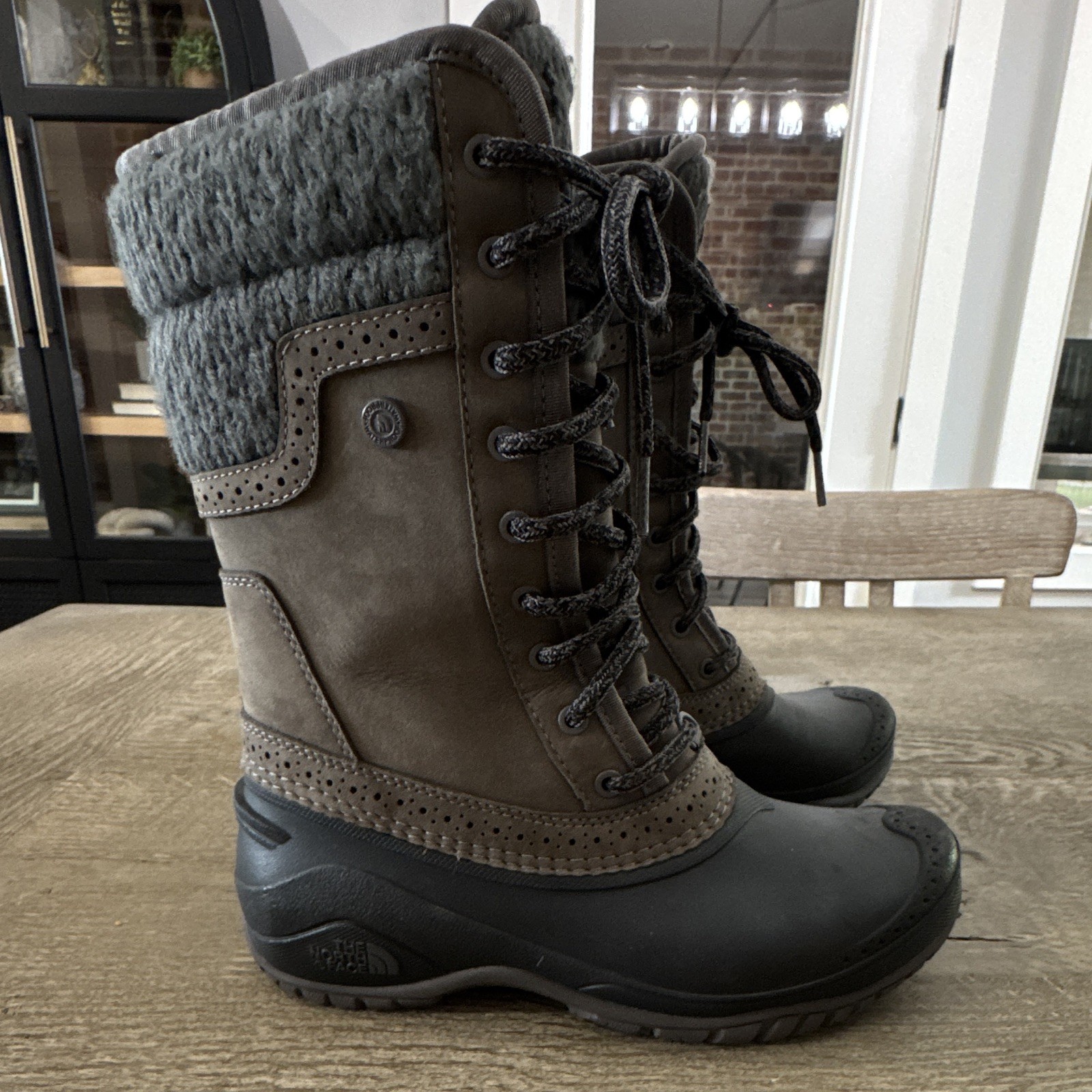 The North Face Shellista II Insulated Faux Fur Lined Lace-Up Snow Boots US 5
