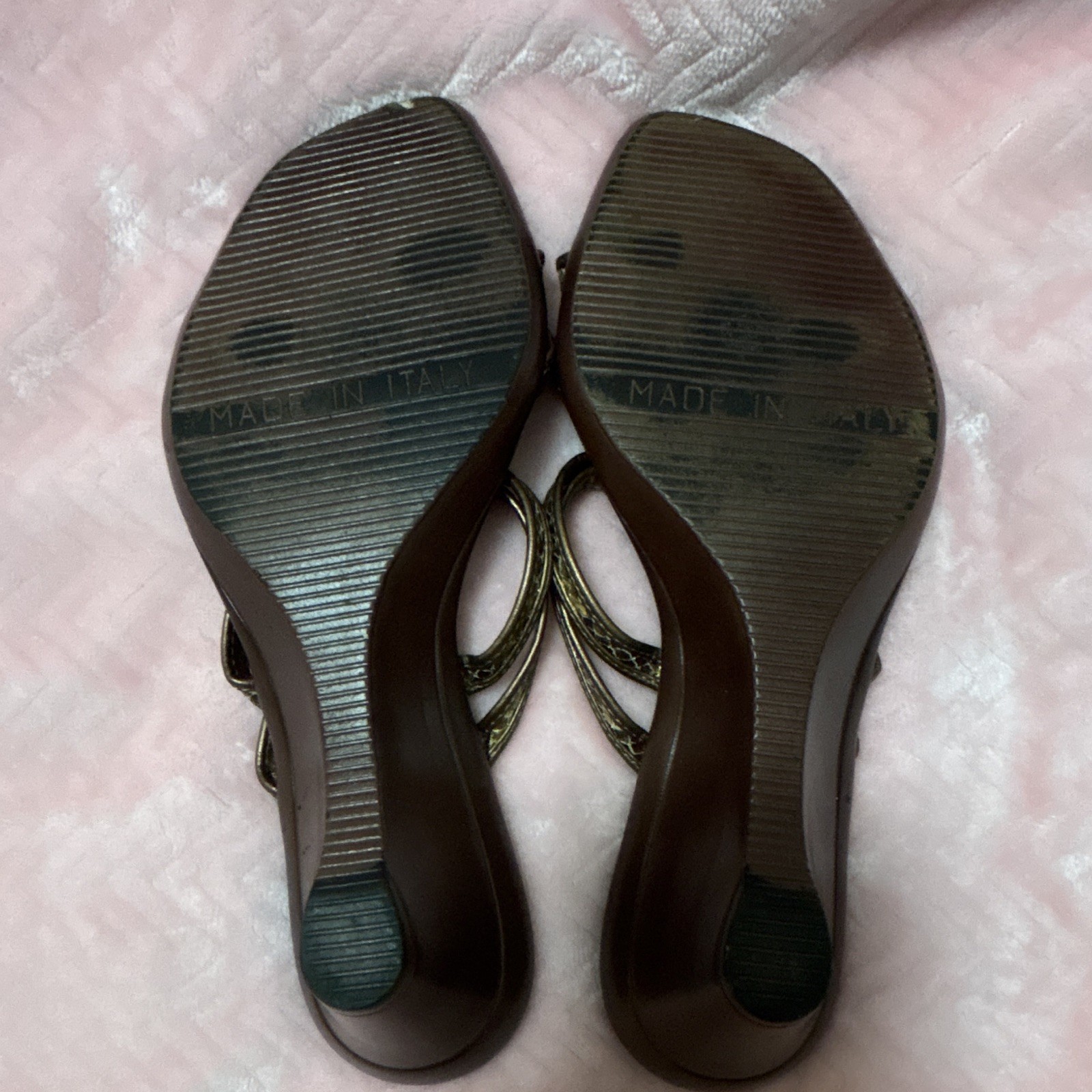 Italian Shoemakers Women’s bronze Strappy Beaded Wedge Slip-On Sandals 7