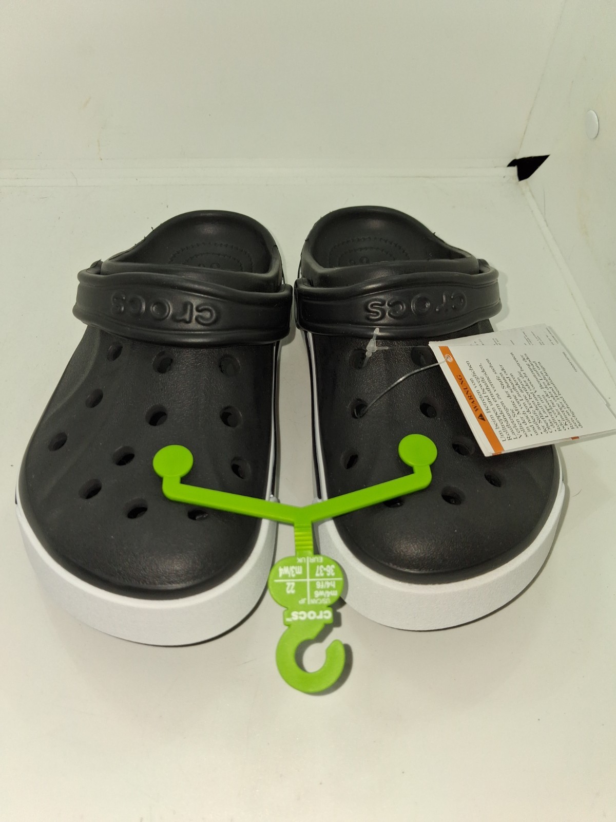 Crocs Unisex-kids Bayaband Clogs, Black/White Sz 4B/6G NWTS