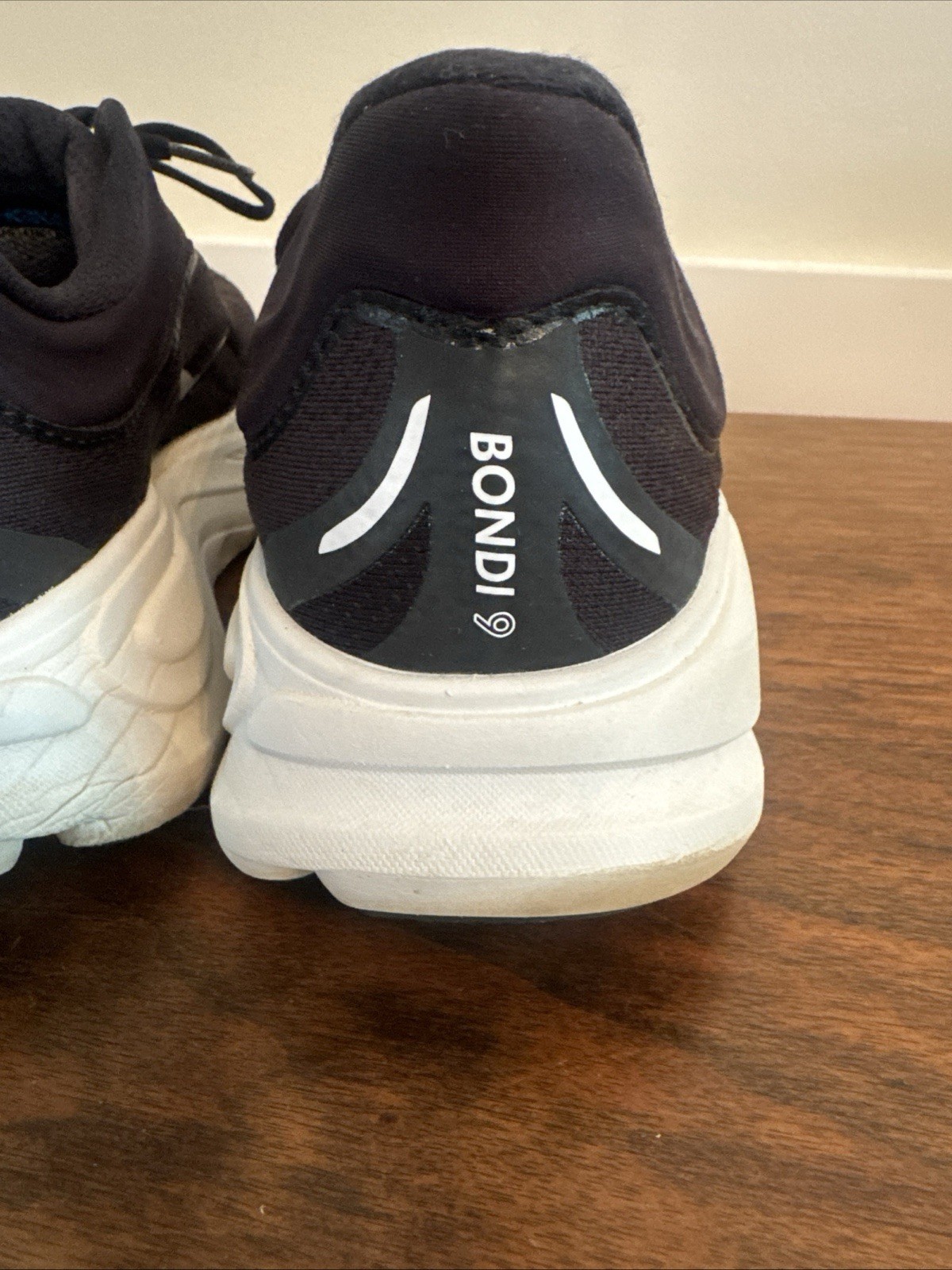 Hoka One One Bondi 9 BWHT White Black Running Shoes Sneakers Women’s Size 11B
