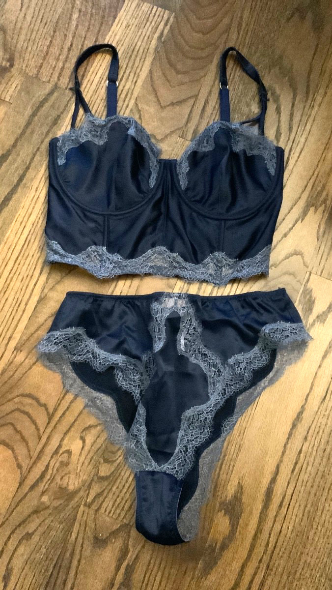 New Victoria’s Secret Bra 34DDD Panty Set deep blue large Satin Romper lace Goth