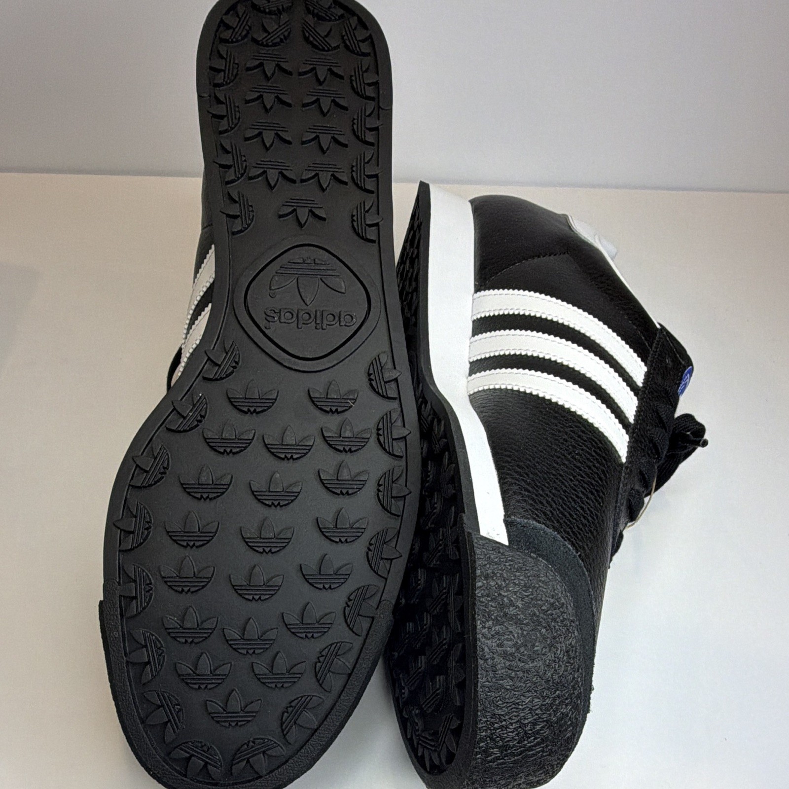 adidas Originals Samoa Men’s 12 Leather Lace-Up Sneakers Black/White 019351