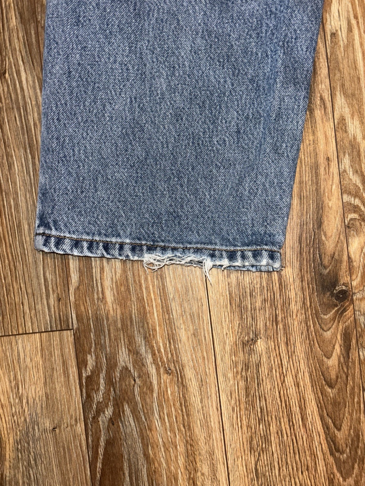 Levi’s 550 Men’s Relaxed Fit Jeans – Stonewash Blue (00550-4891)