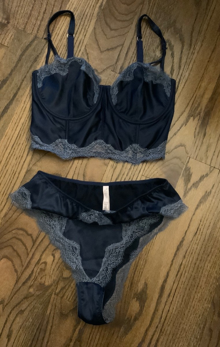 New Victoria’s Secret Bra 34DDD Panty Set deep blue large Satin Romper lace Goth