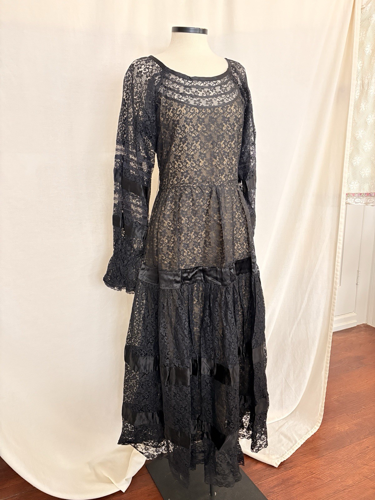 Vintage 70s Gothic Black Floral Lace Tiered Fully Lined Maxi Dress S