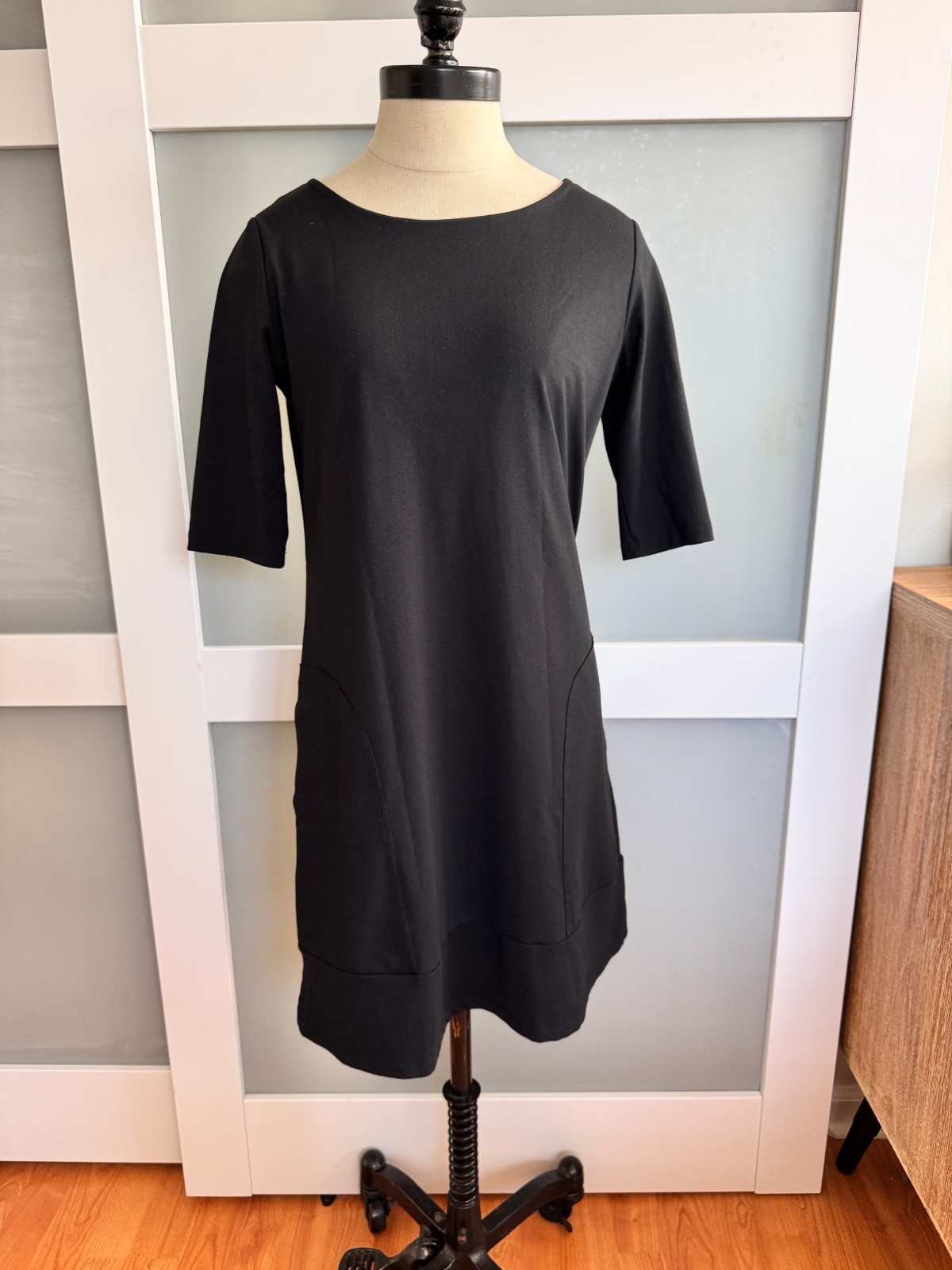Susana Monaco Tunic Dress M pockets 3/4 Sleeve Minimalist Modern Knit Black