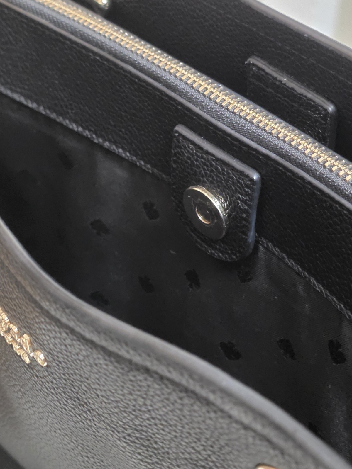 Kate Spade New York Wellesley Camryn Black Pebbled Leather Chain Tote