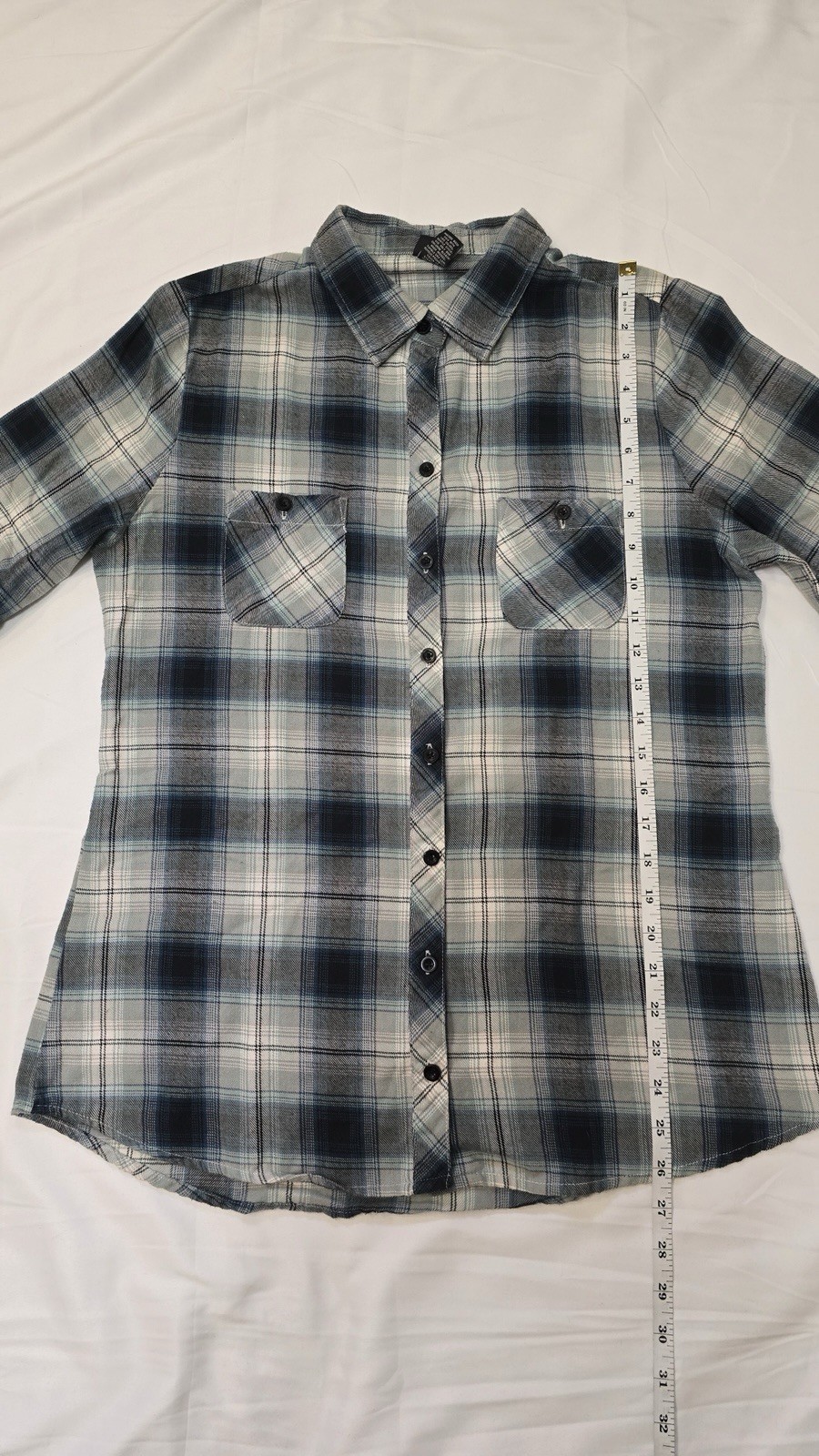 Disney Women’s L Blue/Gray/White Plaid Peter Pan Button-Up Shirt Pockets flannel