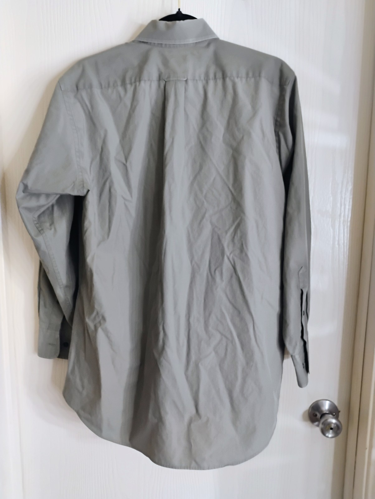 IZOD Men’s M Gray Solid Silky Poplin Button-Down Dress Shirt 15.5 32/33