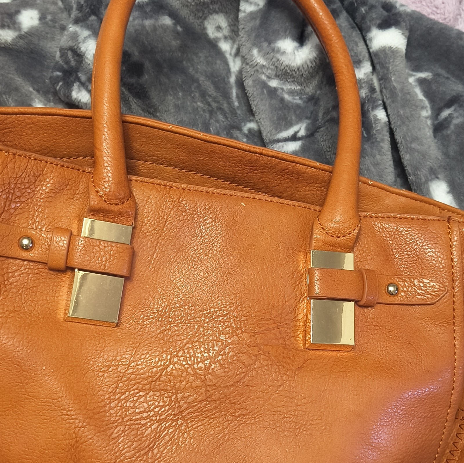 Women’s Large Brown Satchel Top Handle Zip Gold Hardware Detachable Strap