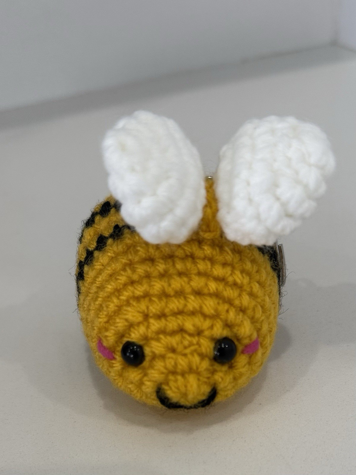 Handmade Crochet Bee Novelty Key Chain Keyring Charm Yarn/Metal Yellow White