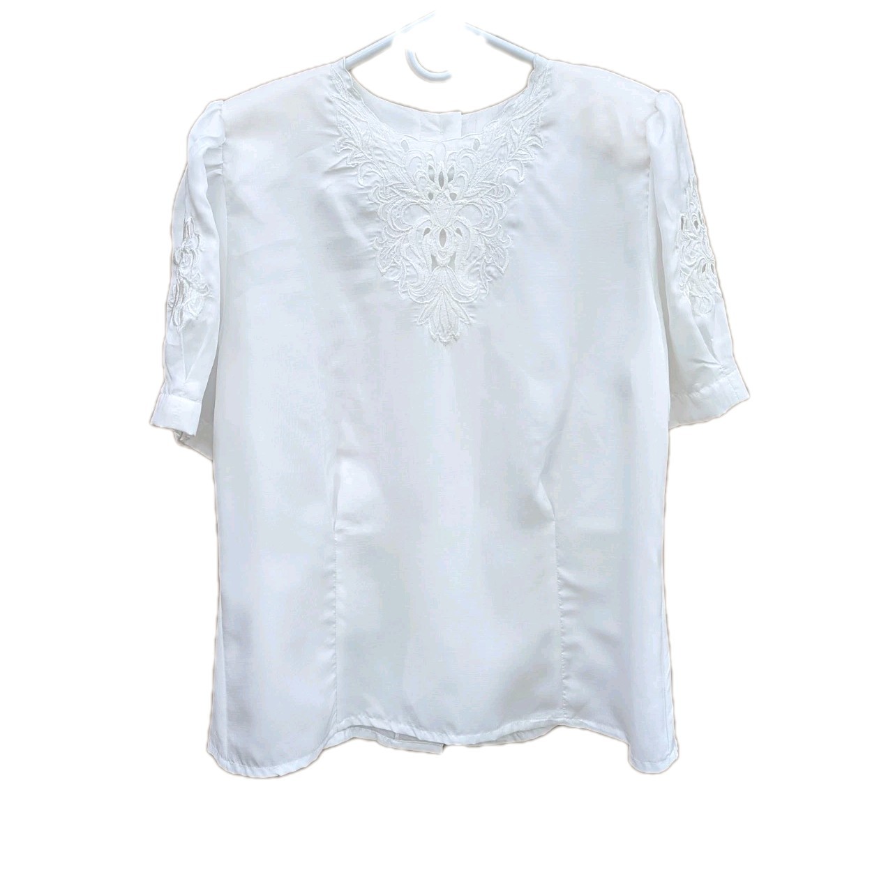 Vntg NICOLA White Embroidered Blouse 8 Satiny Elegant Old Money Back Button 80s