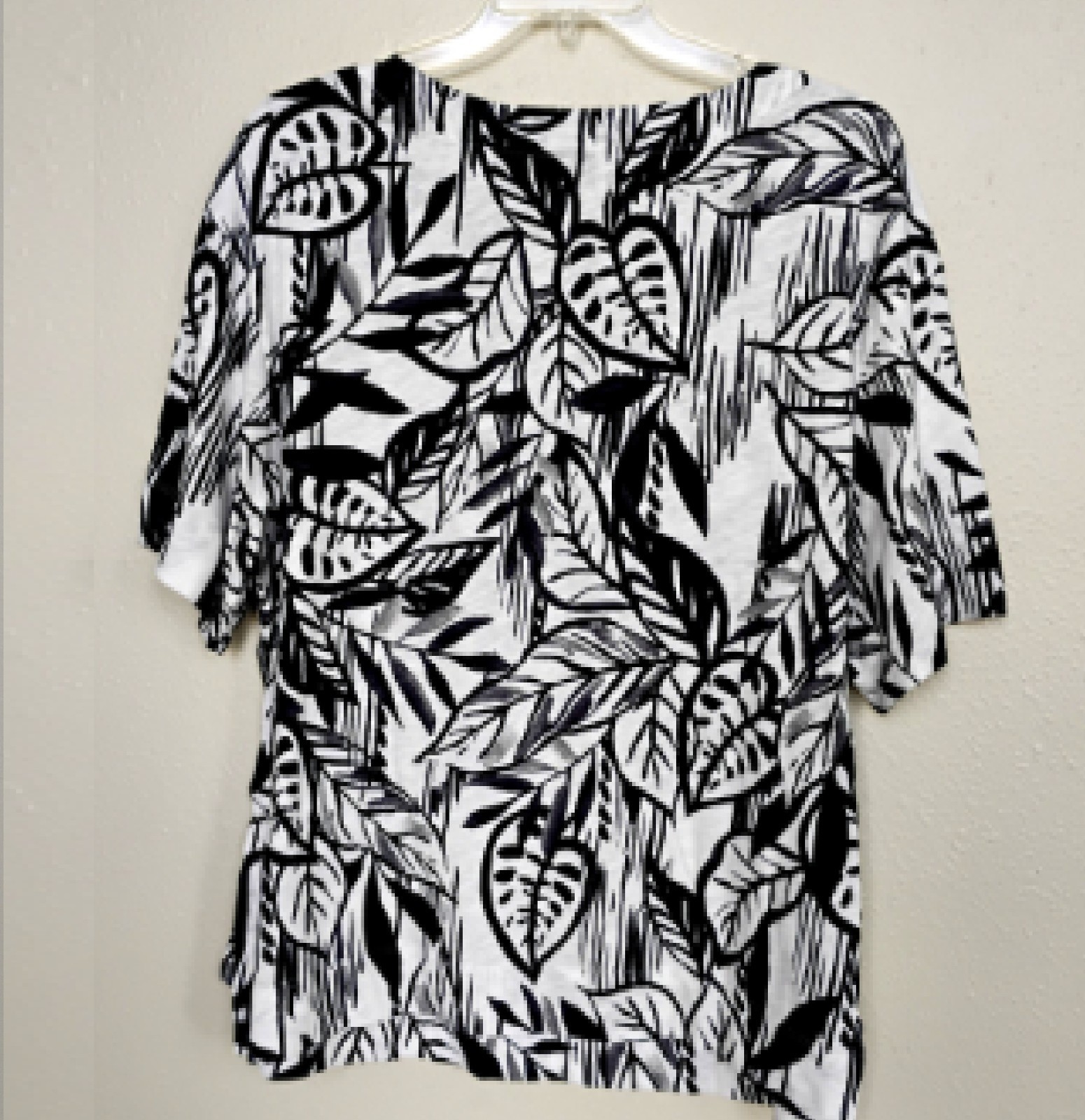 Tahari T-Shirt Black/White Leaf Short Sleeve Cotton Top ~ Plus Size 2X