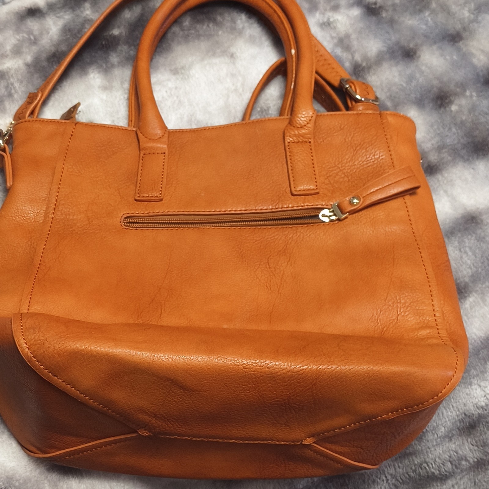 Women’s Large Brown Satchel Top Handle Zip Gold Hardware Detachable Strap