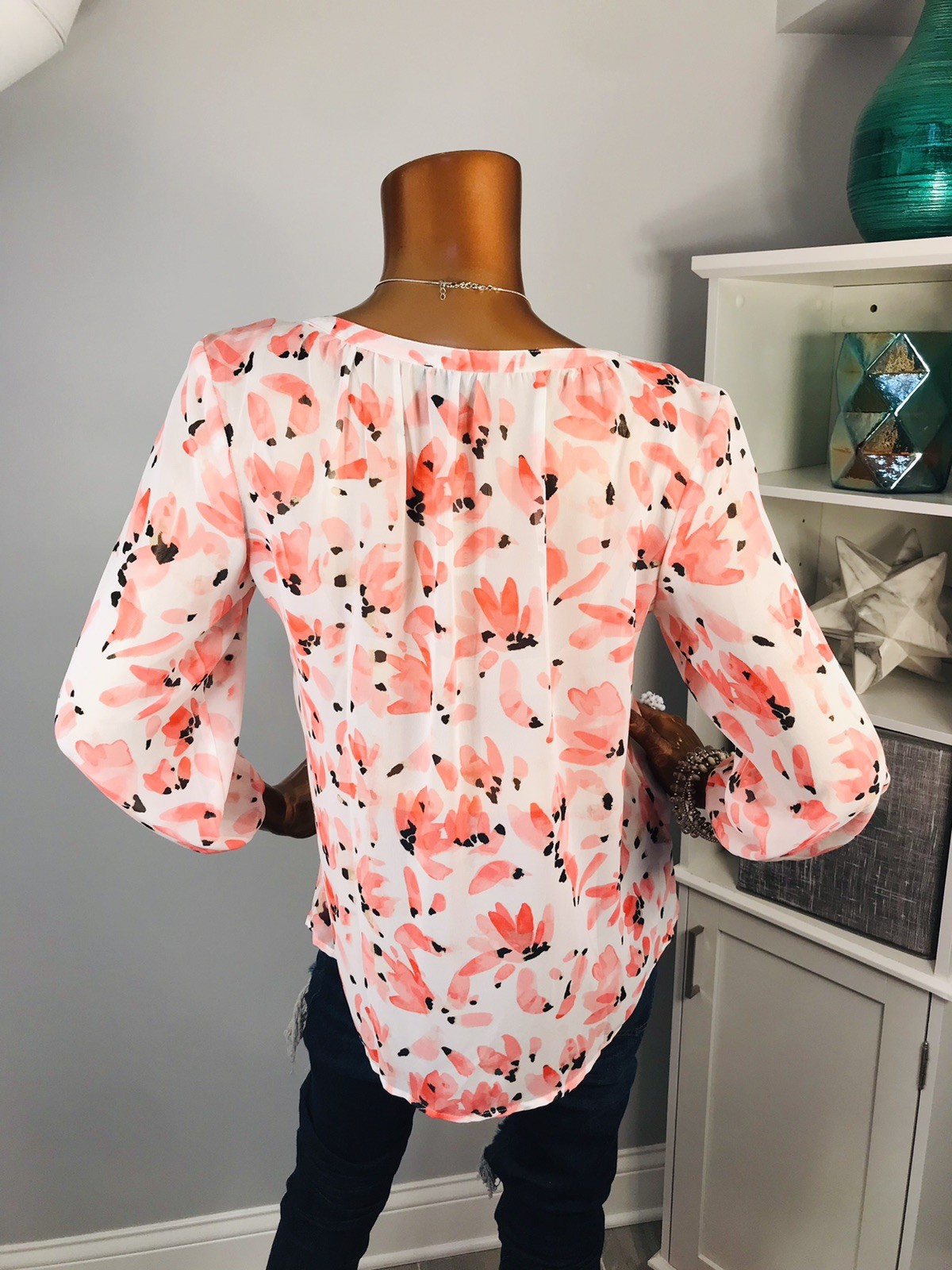 Ann Taylor M Top NWT Sheer Lite Wgt Shell Blouse Shirt 3/4 Slvs Abstract Low Cut