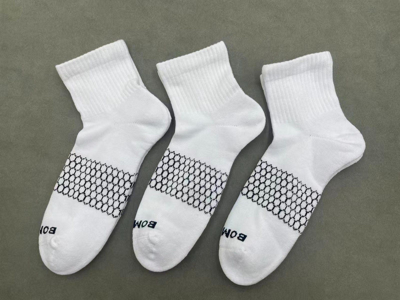 Men’s BOMBAS Honeycomb Quarter socks Size Large 9-13 White 3 Pairs