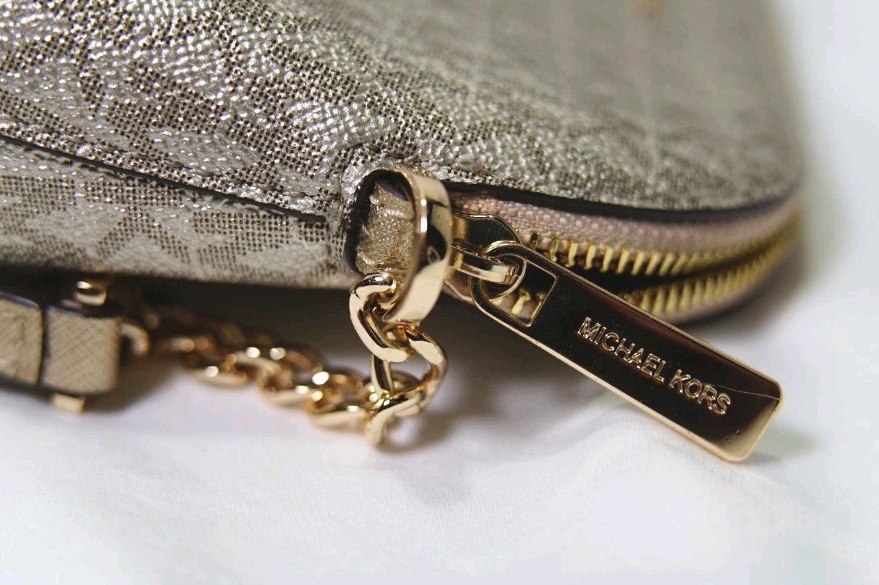 Michael Kors Jet Set Travel Dome Crossbody – Pale Gold Metallic Logo Design