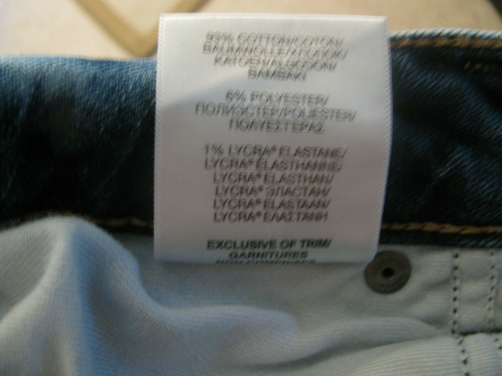 EUC Silver Jeans Avery Skinny Plus Medium Wash Distressed 20/27 20W