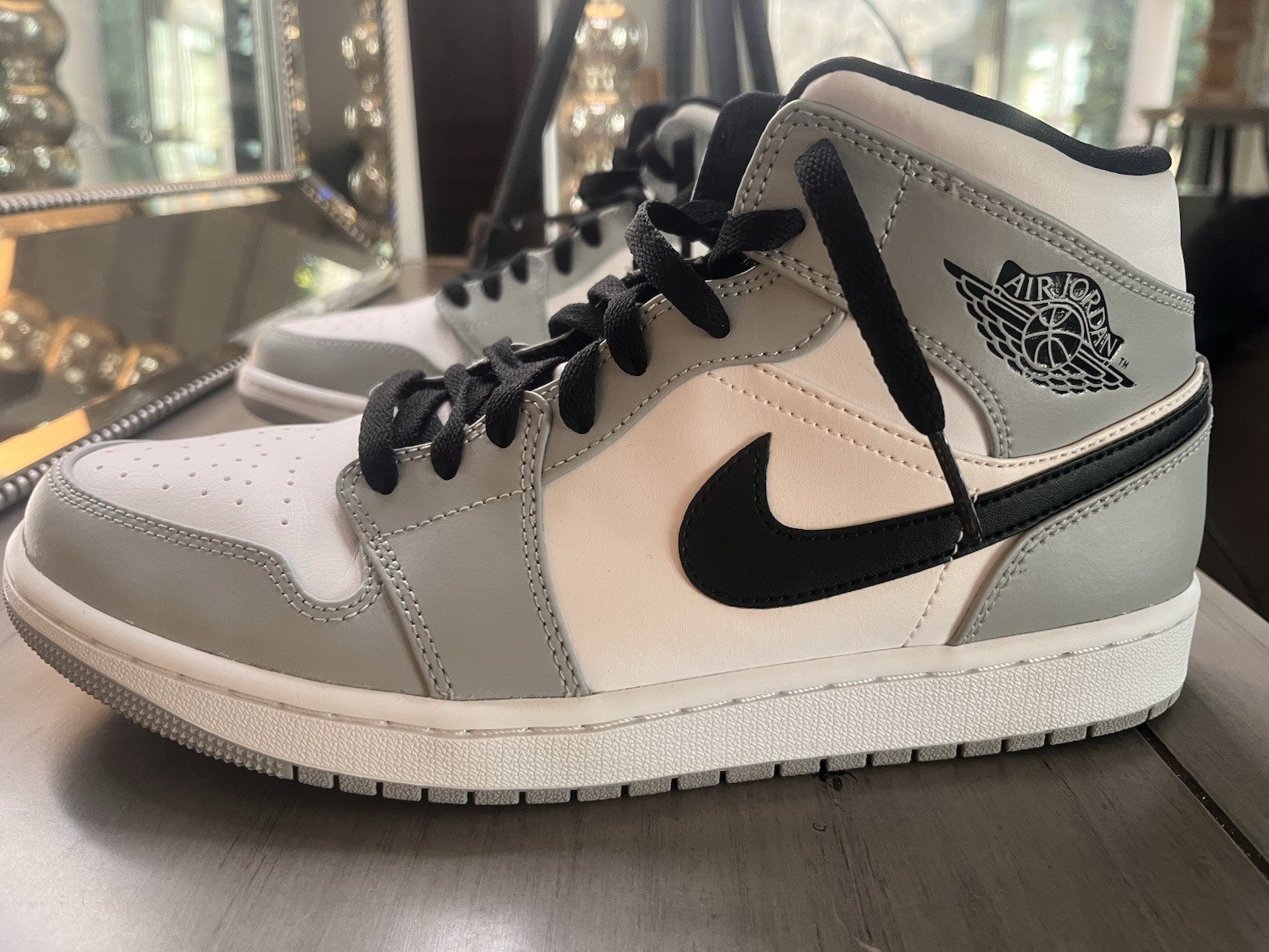 Jordan Air Jordan 1 Mid Top “Smoke Grey” Light Smoke Grey/Black-White Size 9.5