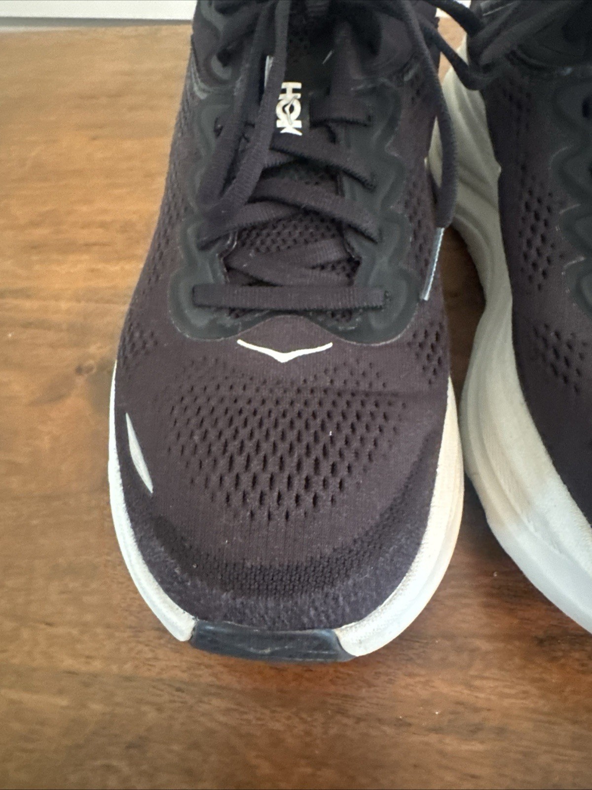 Hoka One One Bondi 9 BWHT White Black Running Shoes Sneakers Women’s Size 11B