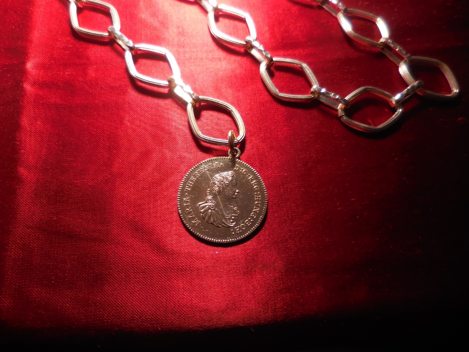 BELT CHAIN FASHION Vintage Accessory MARIA THERESIA 37 inches